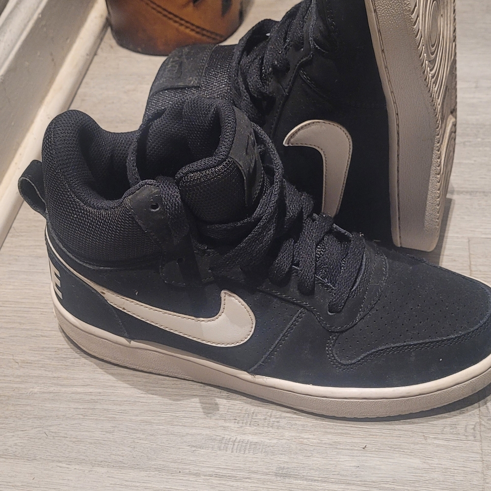 Nike Black and White High-Top Sneakers Women Size 8